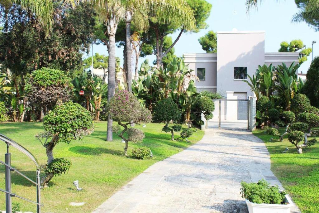 Colonna Rooms & Apartment Trani Luaran gambar