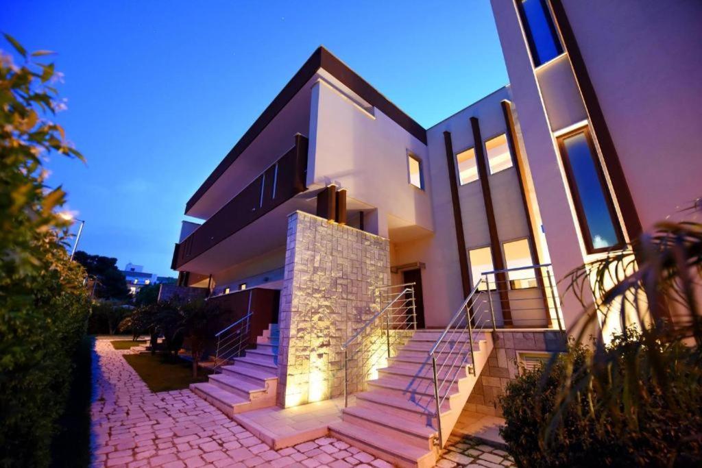 Colonna Rooms & Apartment Trani Luaran gambar